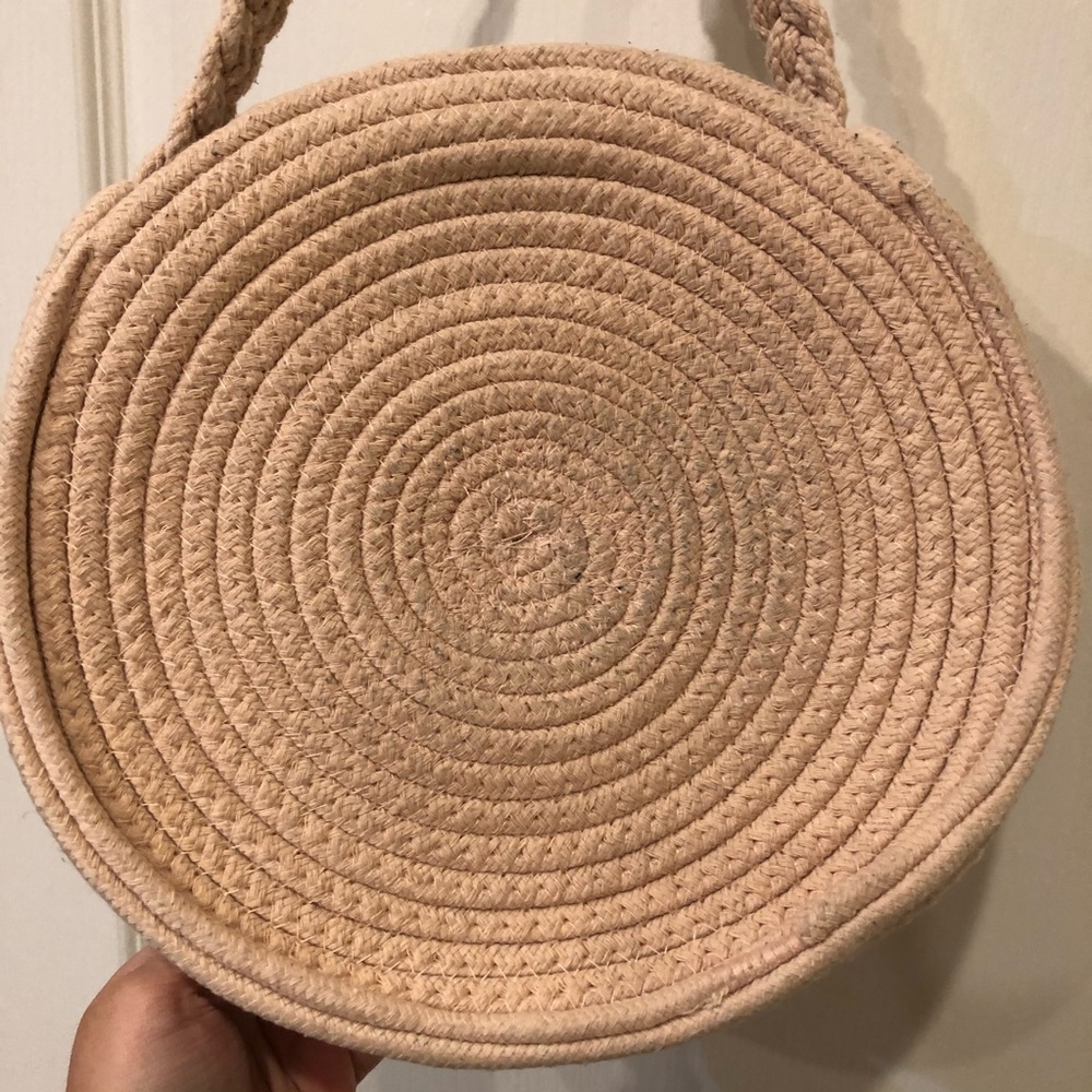 LAST CHANCE 🚨 UO woven crossbody - Picture 5 of 8